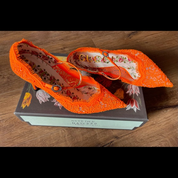 GUCCI-AUTHENTIC (NWT) Orange Lace & Crystal Buckle  Mary-Jane Heels! - Picture 16 of 16
